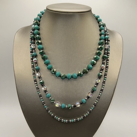 HANDMADE JEWELRY - 21" Winter Holiday Sparkle Necklace #2 - Picture 3 of 3